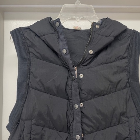 FP Movement Black Nature Seeker Puffer Hooded Vest Free People - Picture 7 of 13